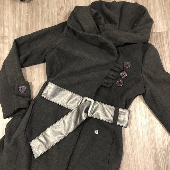 Trench Coat - Picture 10 of 11